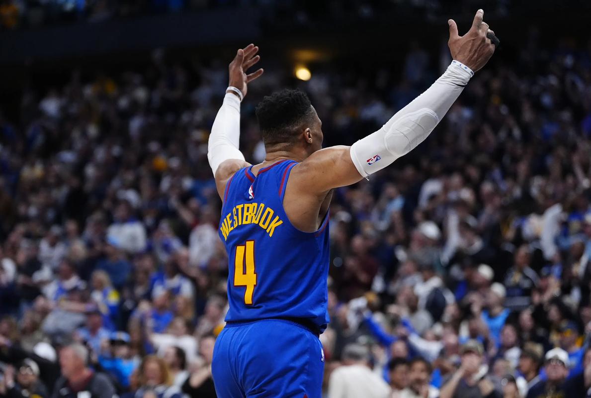 社交媒体传 社交媒体传