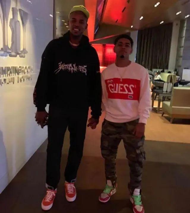 的触球点与 的触球点与